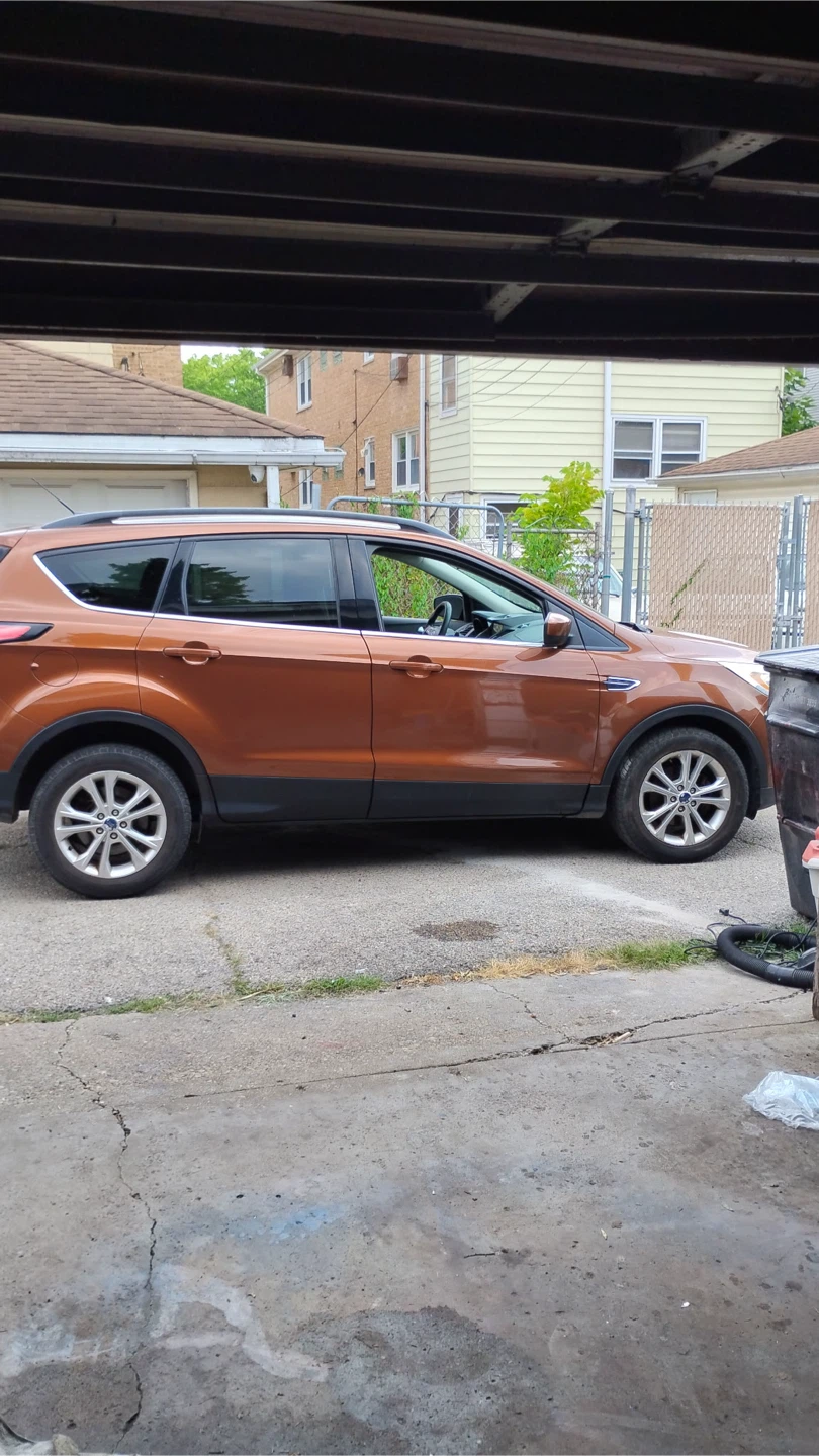 2018 Ford Escape SE - photo 2