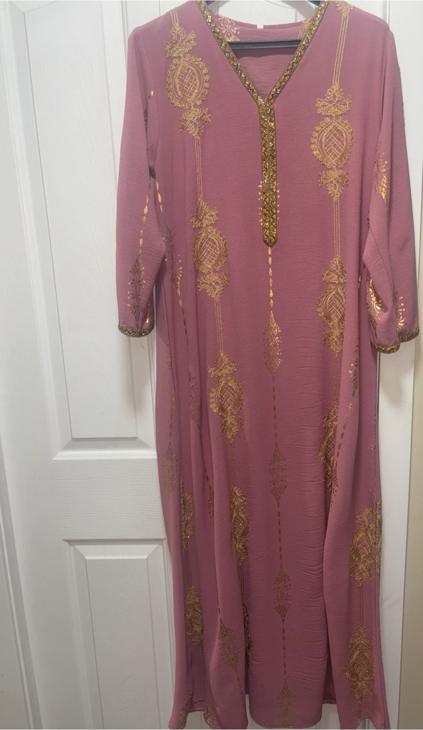 Pink abaya dress with gold embroidery