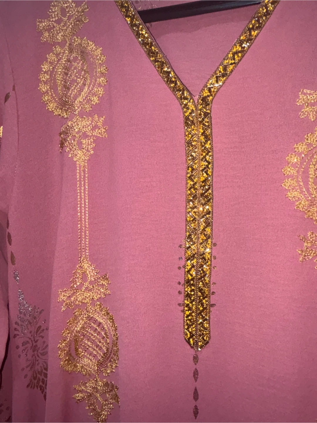 Pink abaya dress with gold embroidery - photo 4