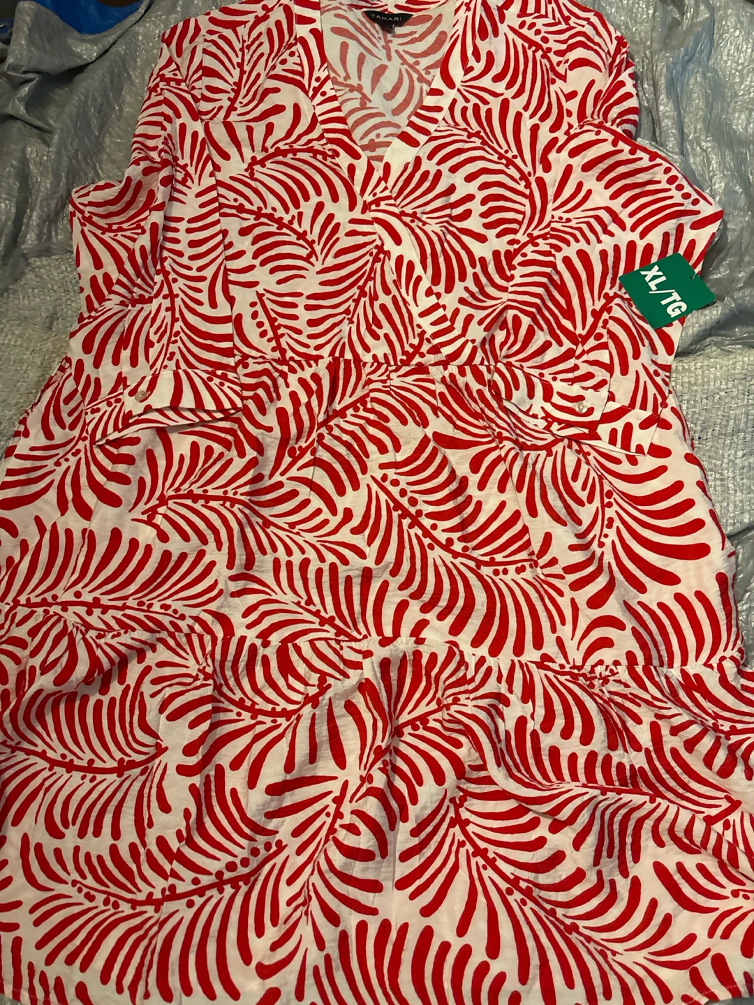 Tahari Women's Red and White Leaf Print V-Neck Dress Size XL/TG