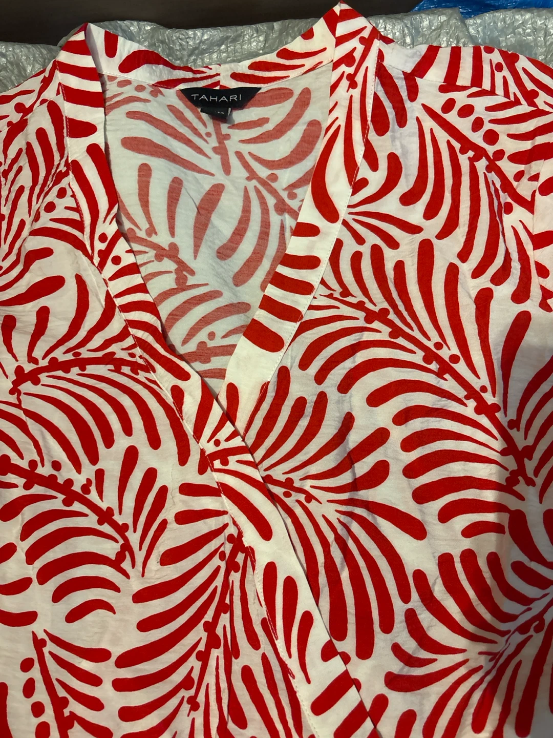 Tahari Women's Red and White Leaf Print V-Neck Dress Size XL/TG - photo 3