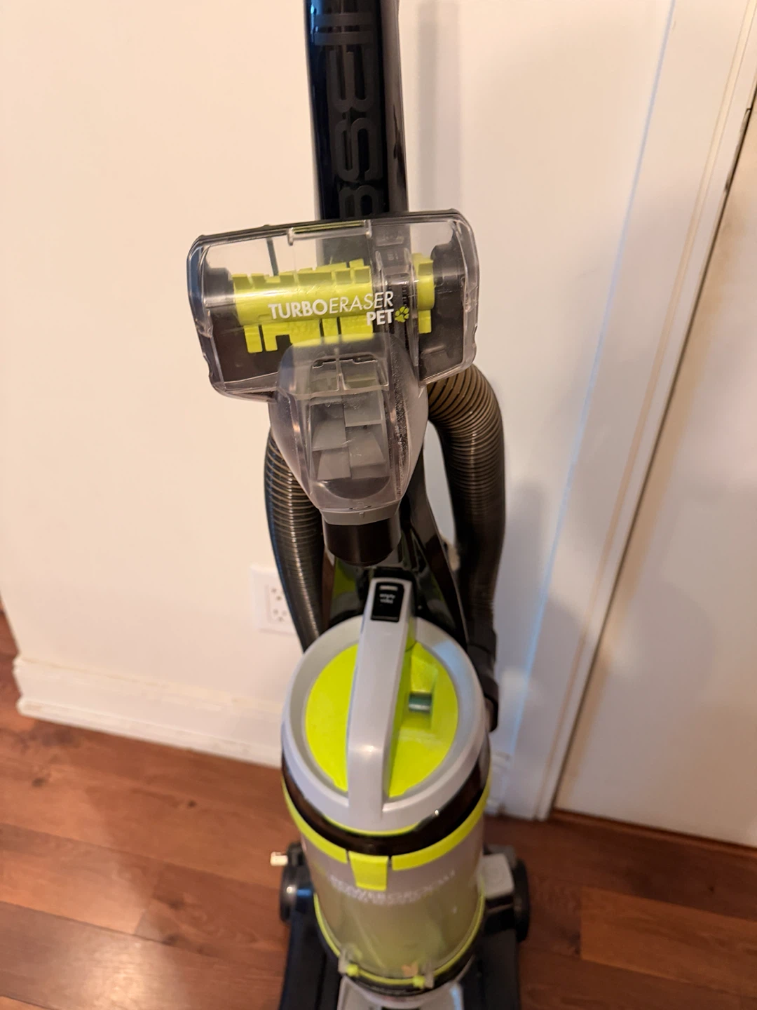 Bissell Powergroom Vacuum Cleaner - photo 3