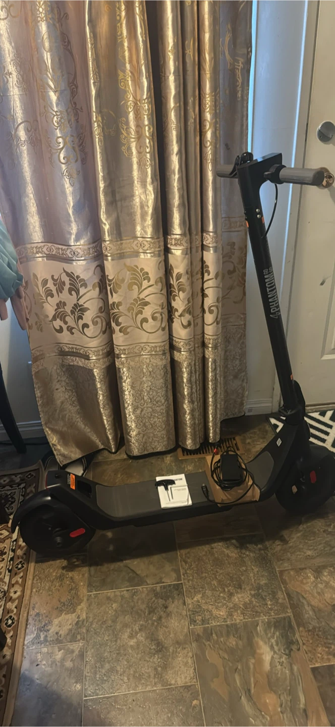 Phantom Gogo A10 Electric Scooter - Mint / 1.5 Months Used - photo 2