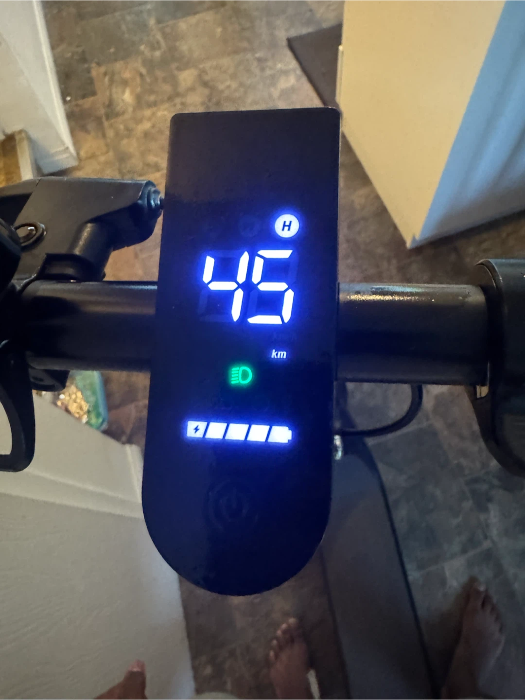 Phantom Gogo A10 Electric Scooter - Mint / 1.5 Months Used - photo 4