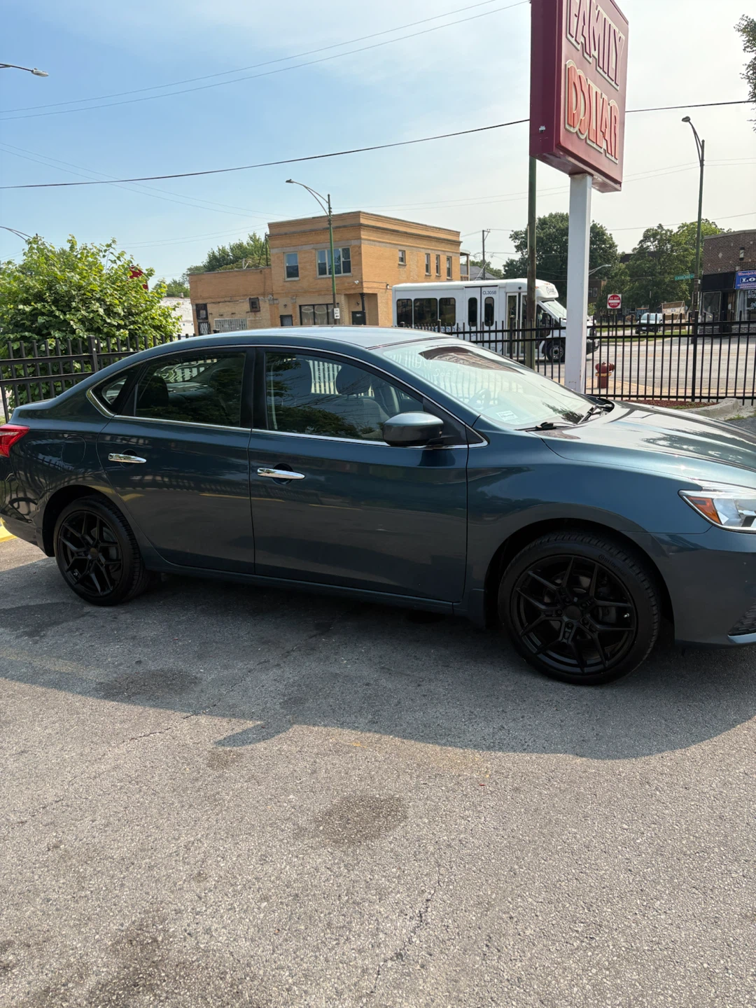 Nissan Sentra Sedan - photo 2