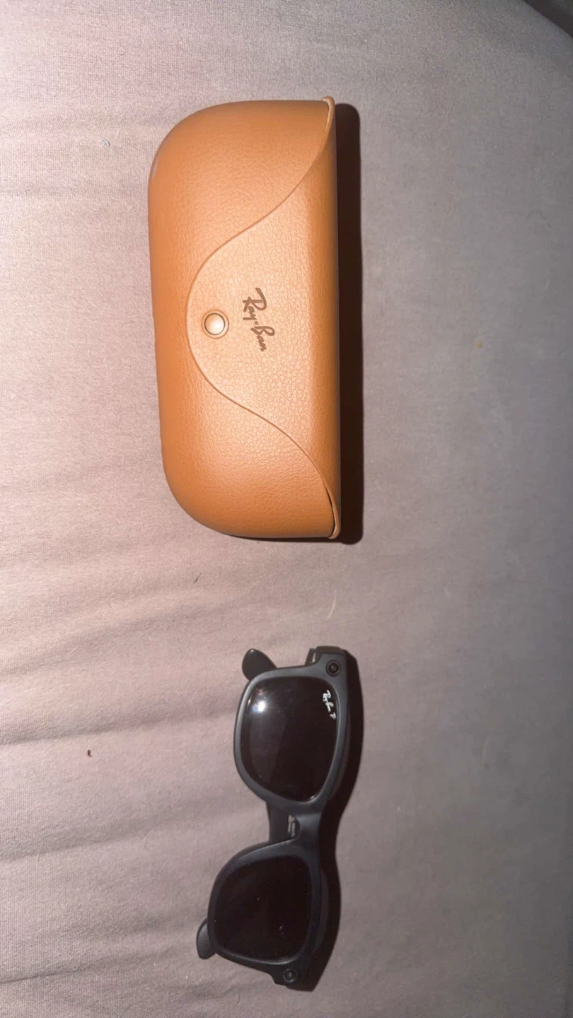 Ray-Ban Wayfarer Smart Glasses - photo 4