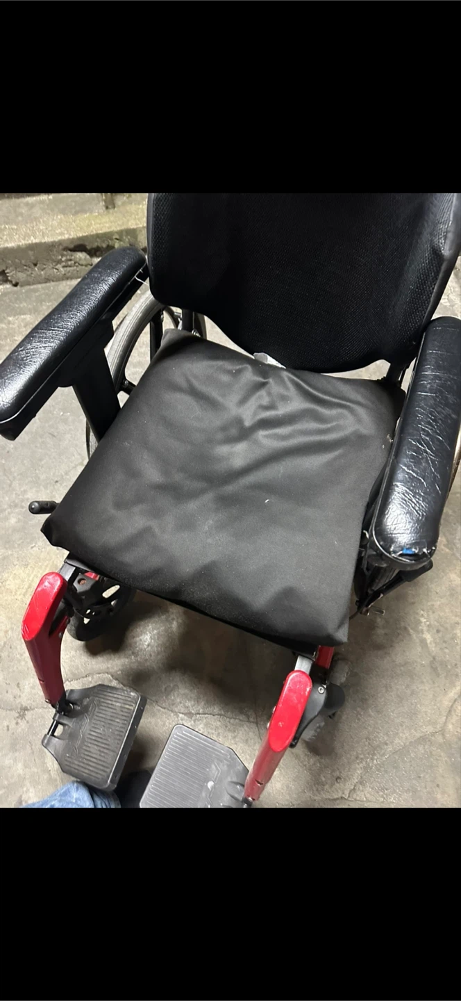 PDG Bentley Tilt Wheelchair w/ ROHO Backrest (15"x18") - photo 4