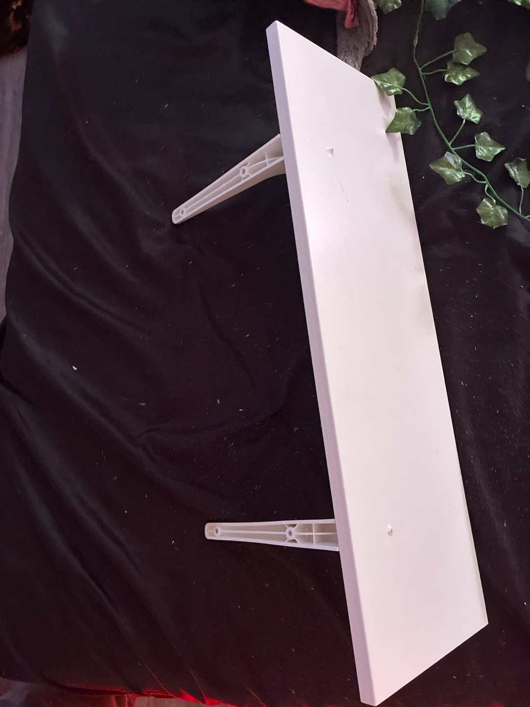 4 White Shelf with Brackets