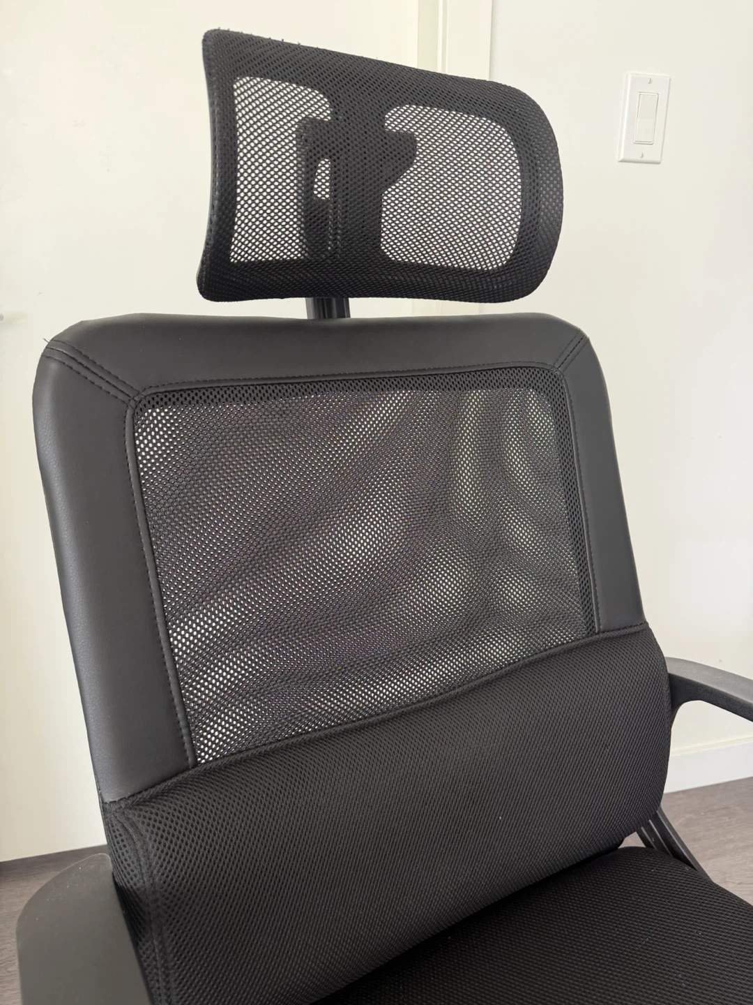 Black Mesh Office Chair with Headrest - photo 4