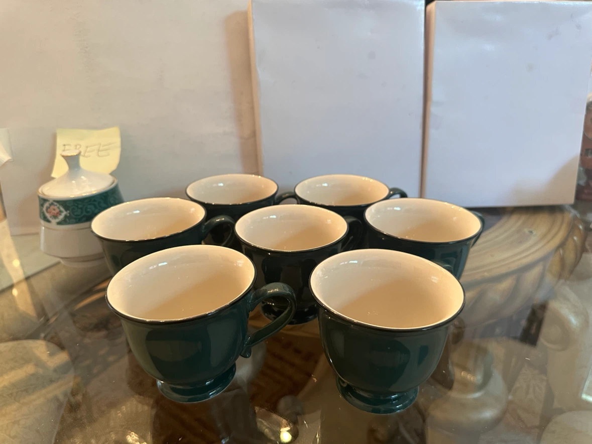 Set of 7 Dark Green mugs