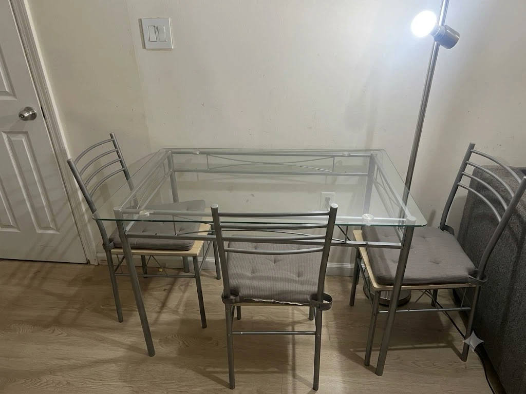 Dinning table with 4 chairs
