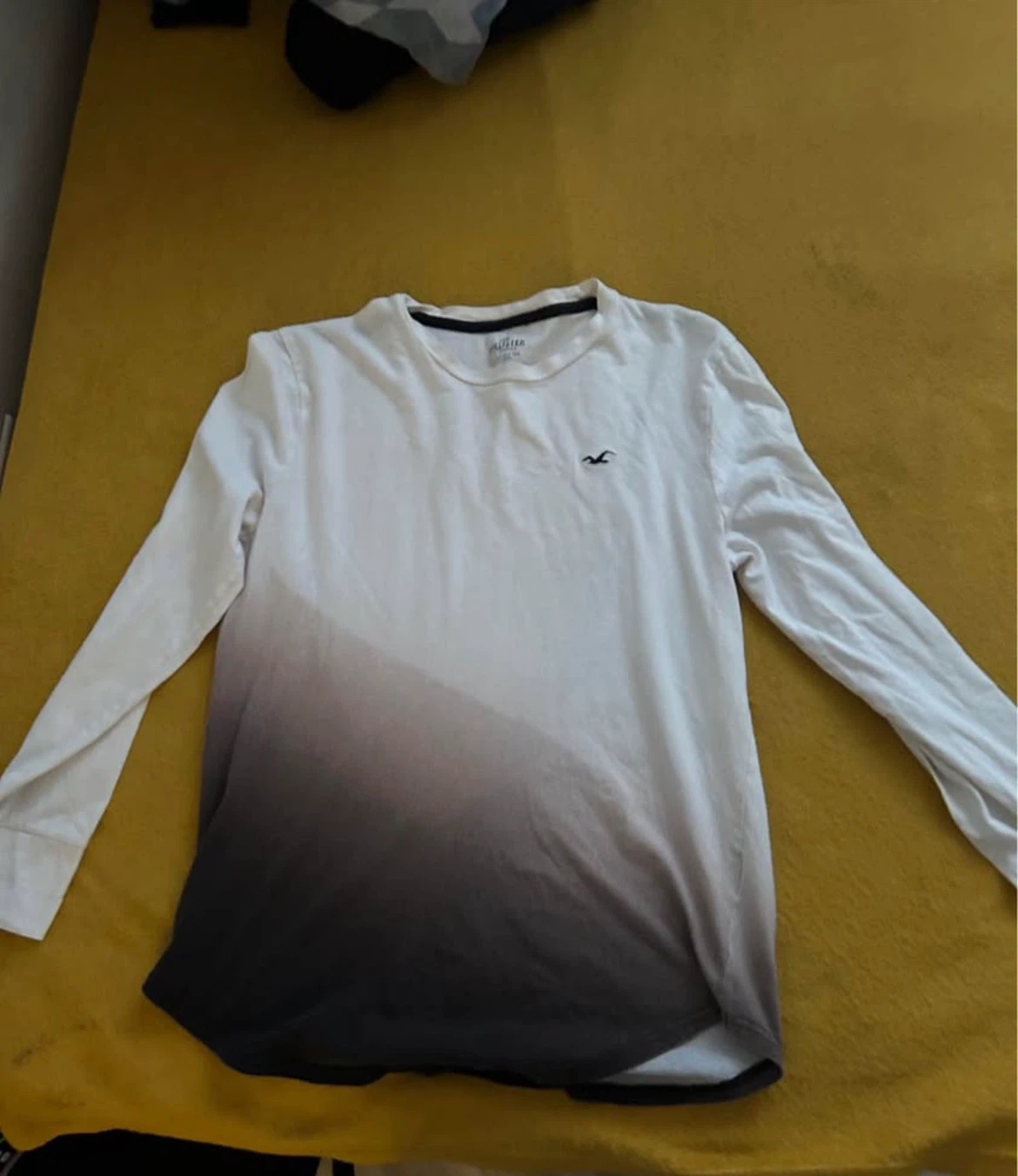 Men’s long sleeve shirt size small - photo 4