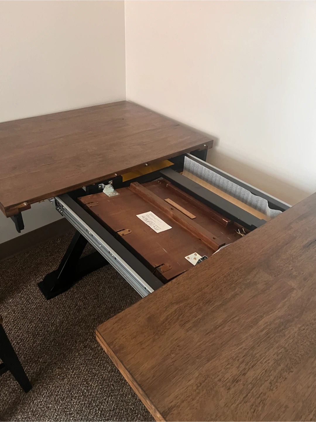Table and chairs - photo 3