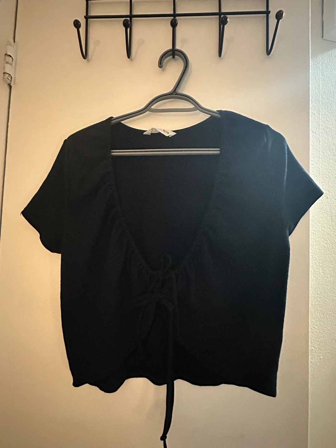 Bluenotes Black Cinched Front Crop Top XL