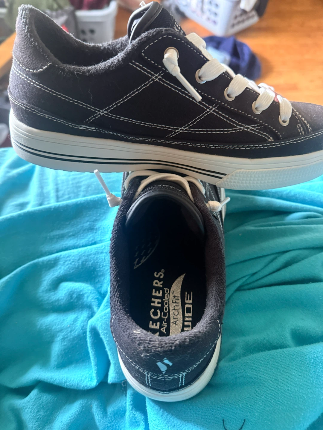 Skechers Women's Black Arch Fit Wide Sneakers - photo 2
