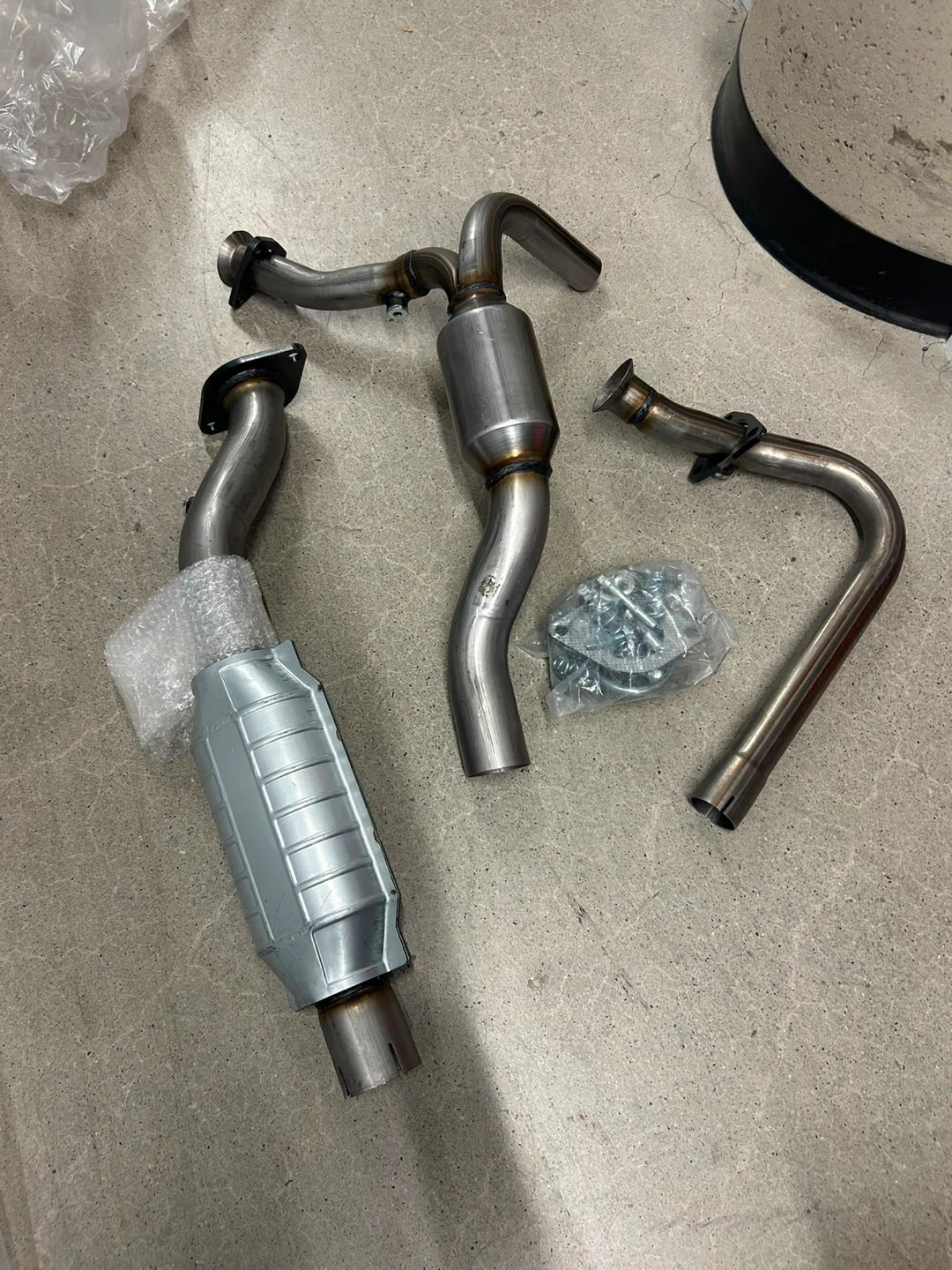 Catalytic Converter Exhaust Pipe Kit - photo 4