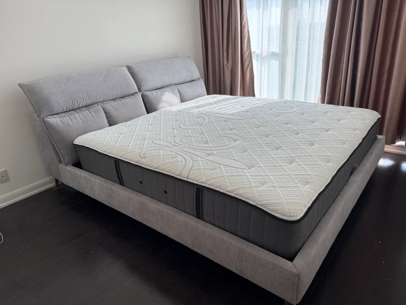 Structube King Bed Frame with Mattress - photo 2