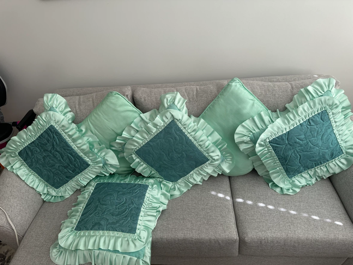 Set of Decorative Throw Pillows - photo 2