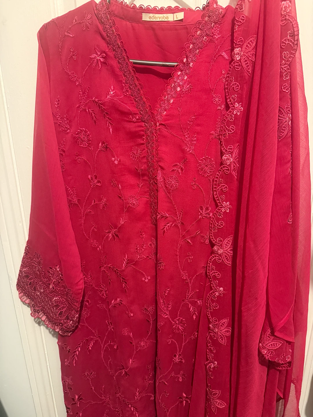 Embroidered Women's Suit with Dupatta - photo 3