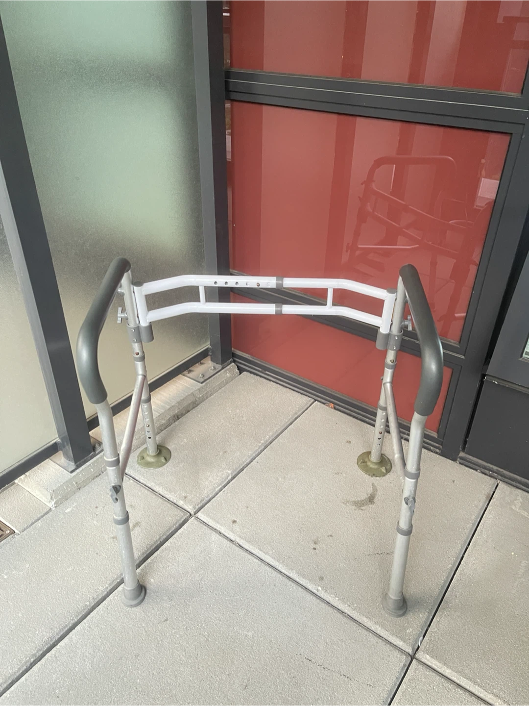 Toilet Support Rail