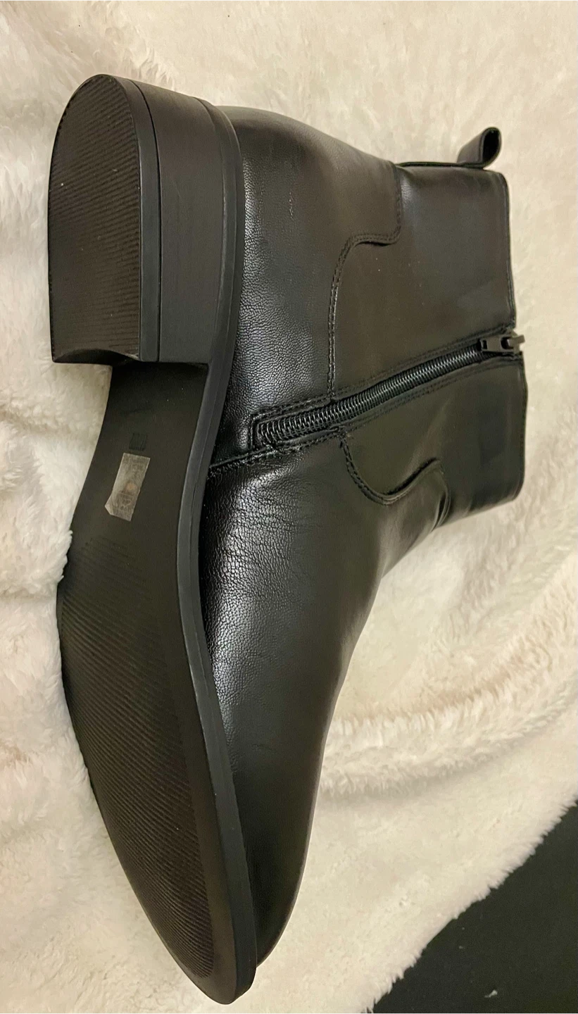 New never worn  Women’s leather ankle boots - photo 5