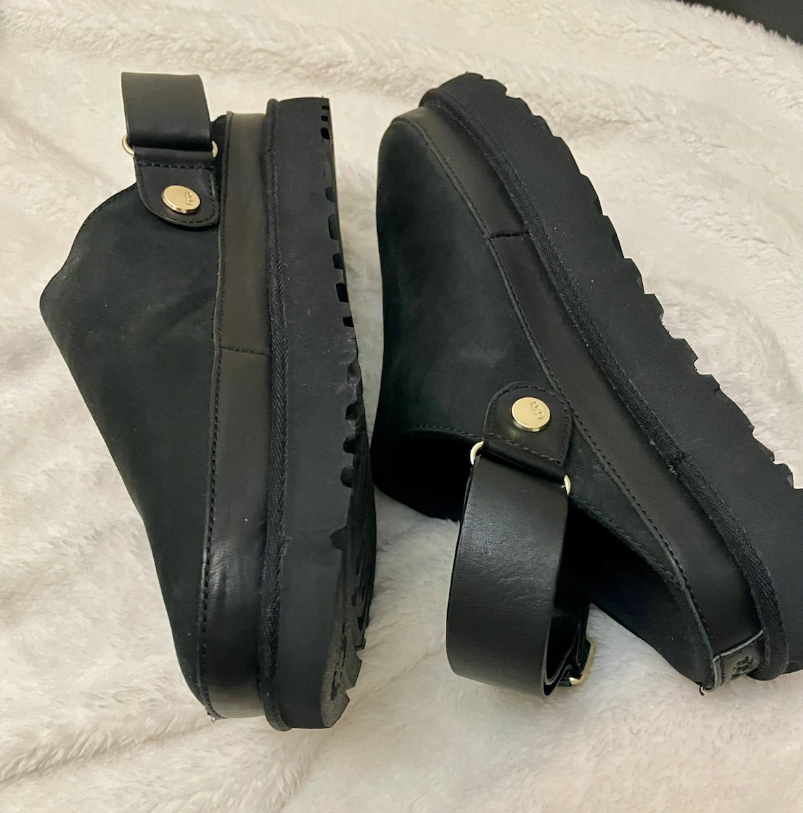 New Never worn UGG Goldenstar Villa Clog Black - photo 3