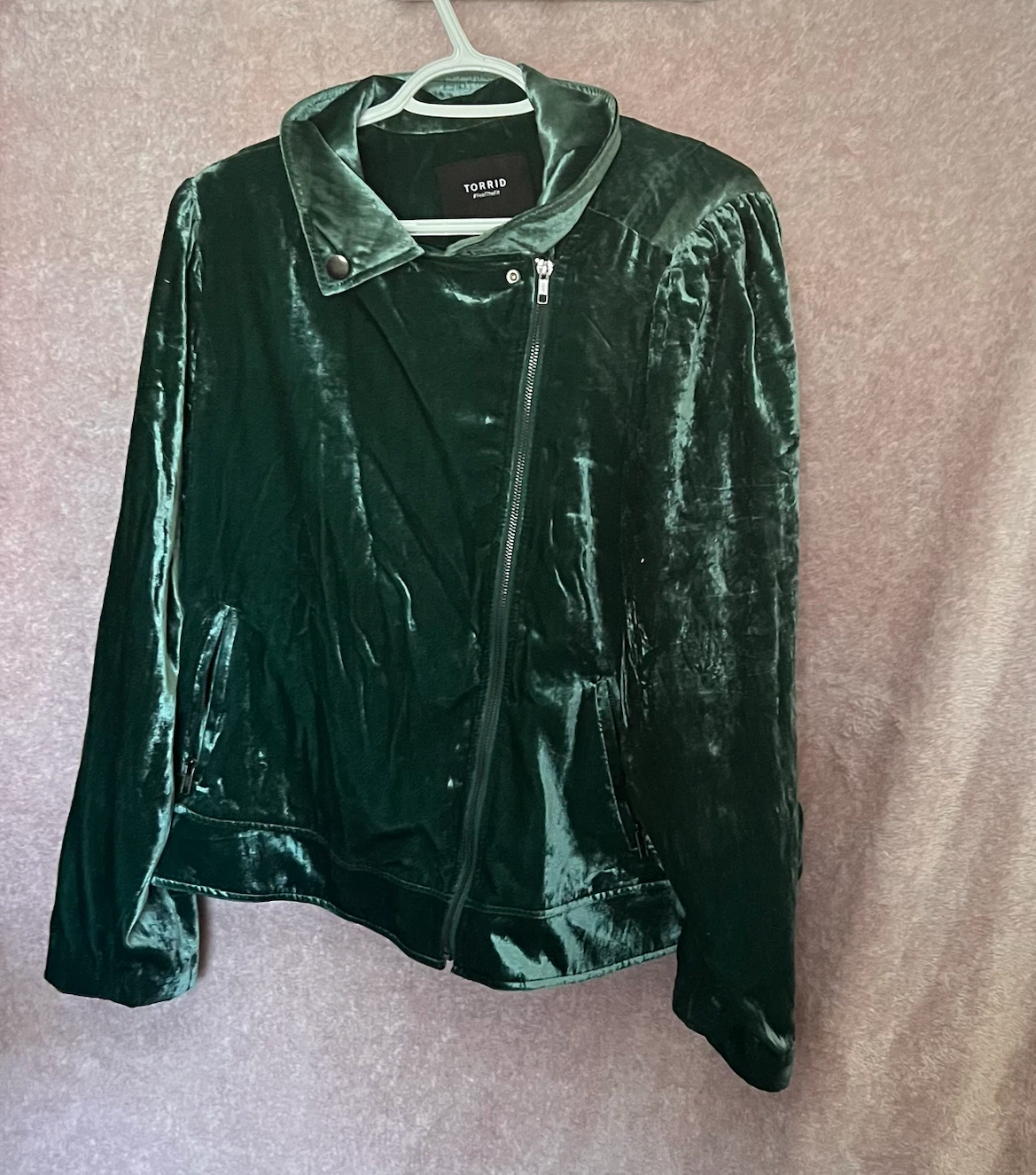 Size 3 - new Torrid Velvet Moto Jacket - Green