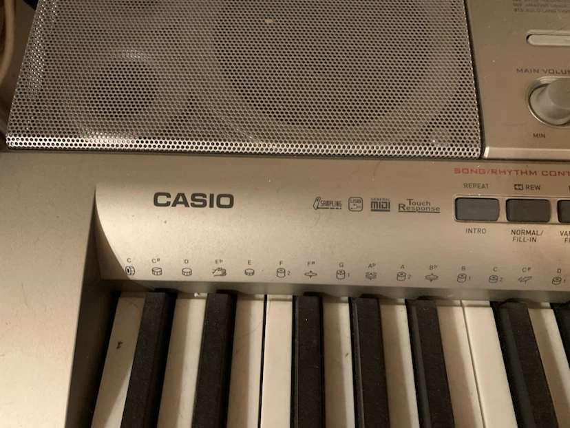 Casio LK-270 portable keyboard - photo 3