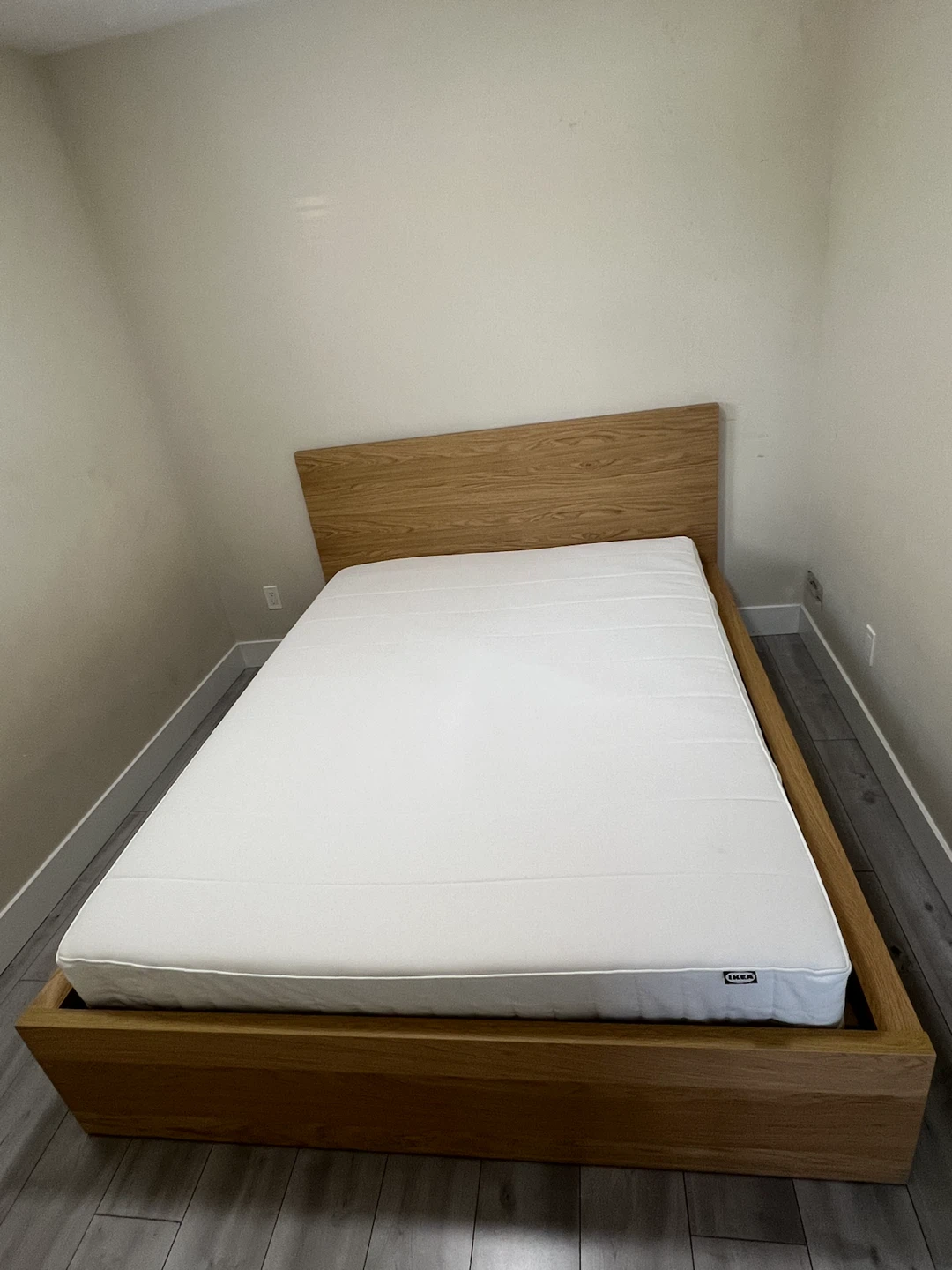 IKEA VESTERÖY Hybrid Mattress - Queen