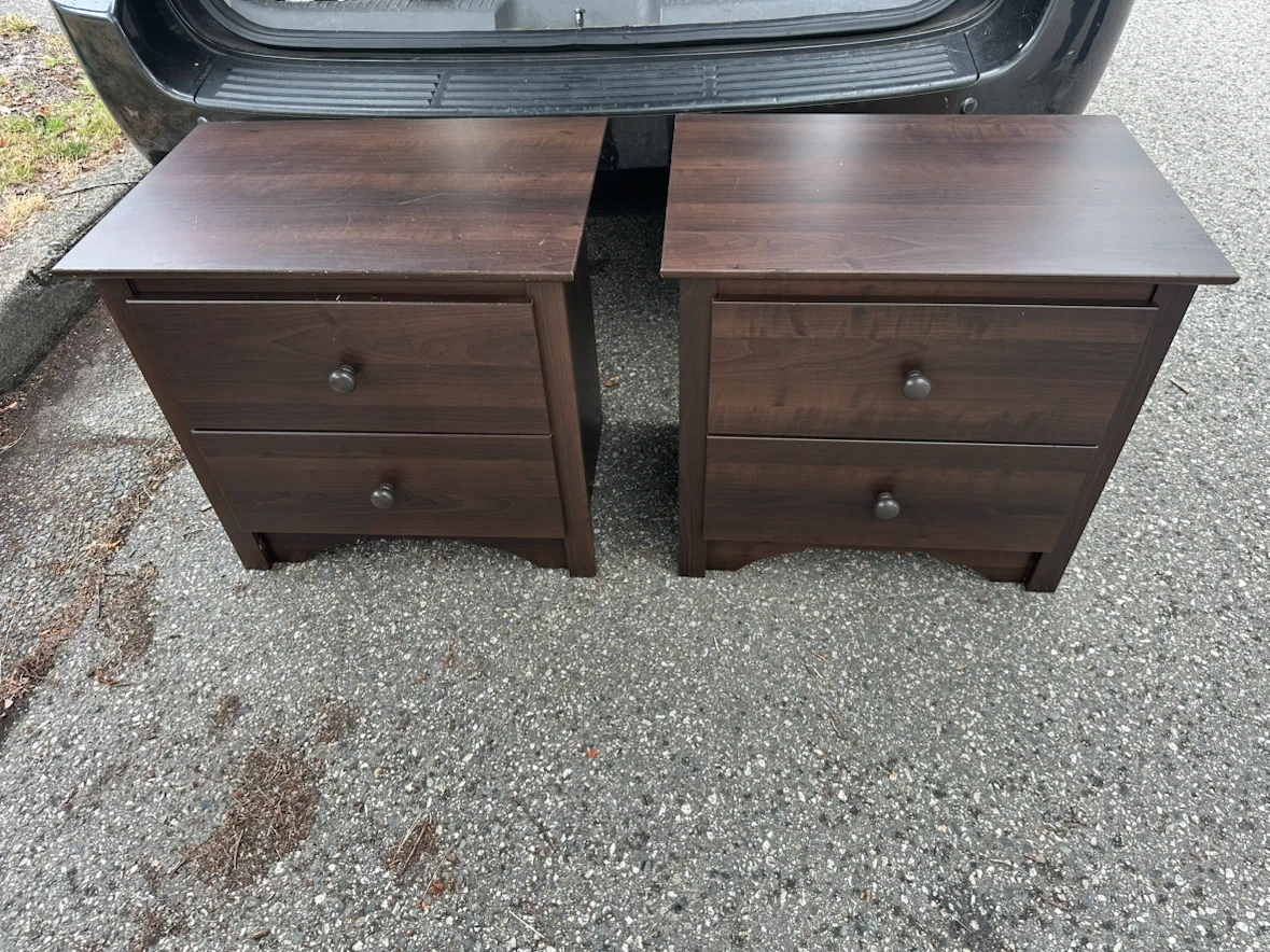 Nightstand good condition’clean