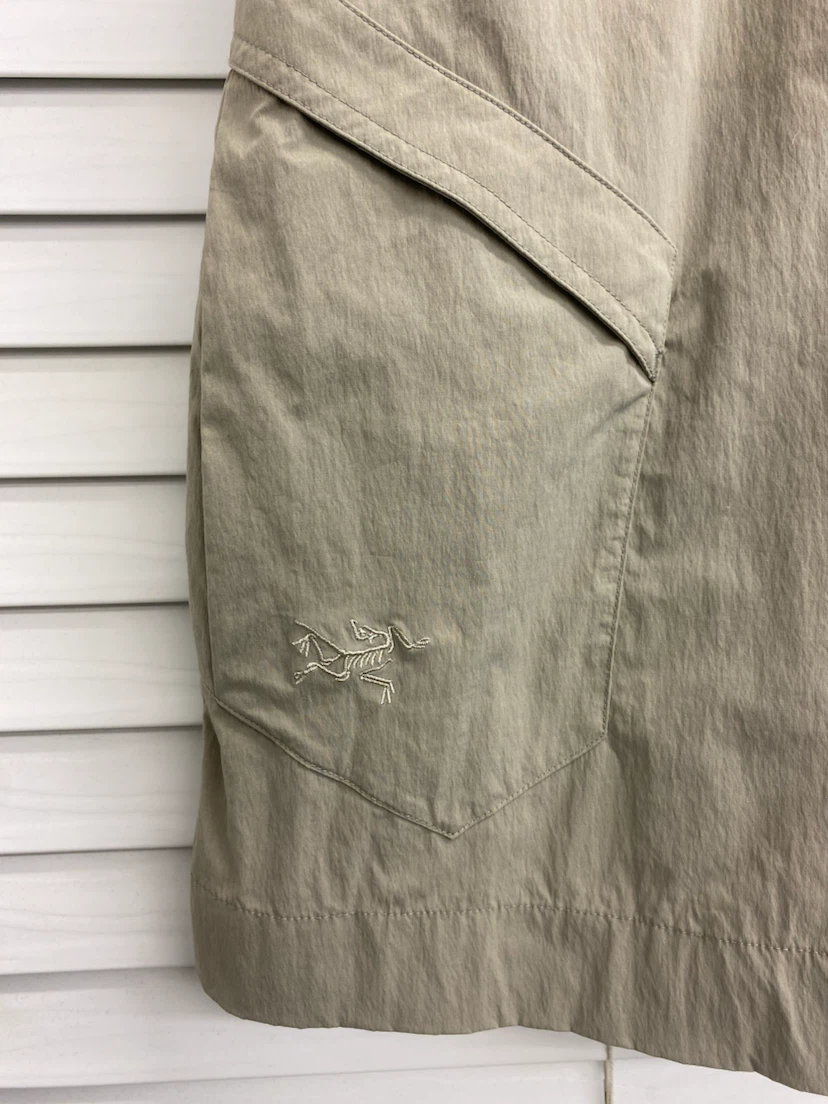 Arc'teryx Men's Cargo Shorts - Size 34 - photo 2