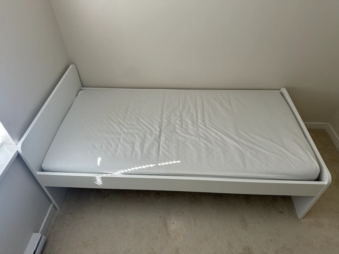 Ikea white Twin size bed frame *Free delivery - photo 5