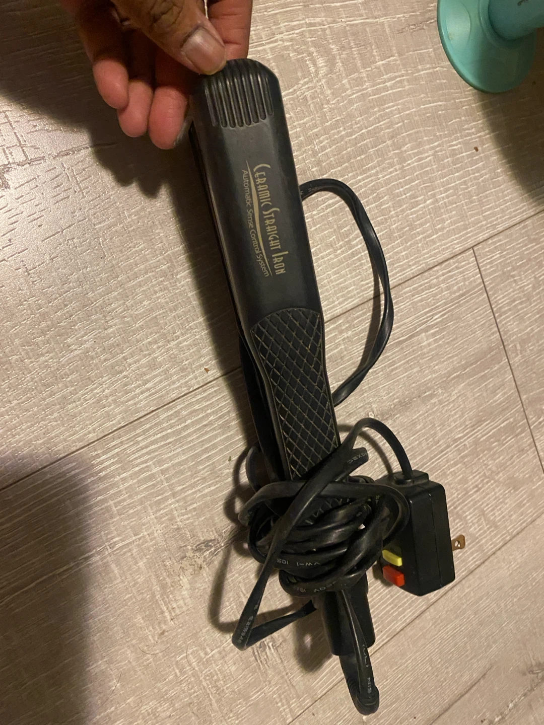 Ceramic Hair Straightener - photo 3