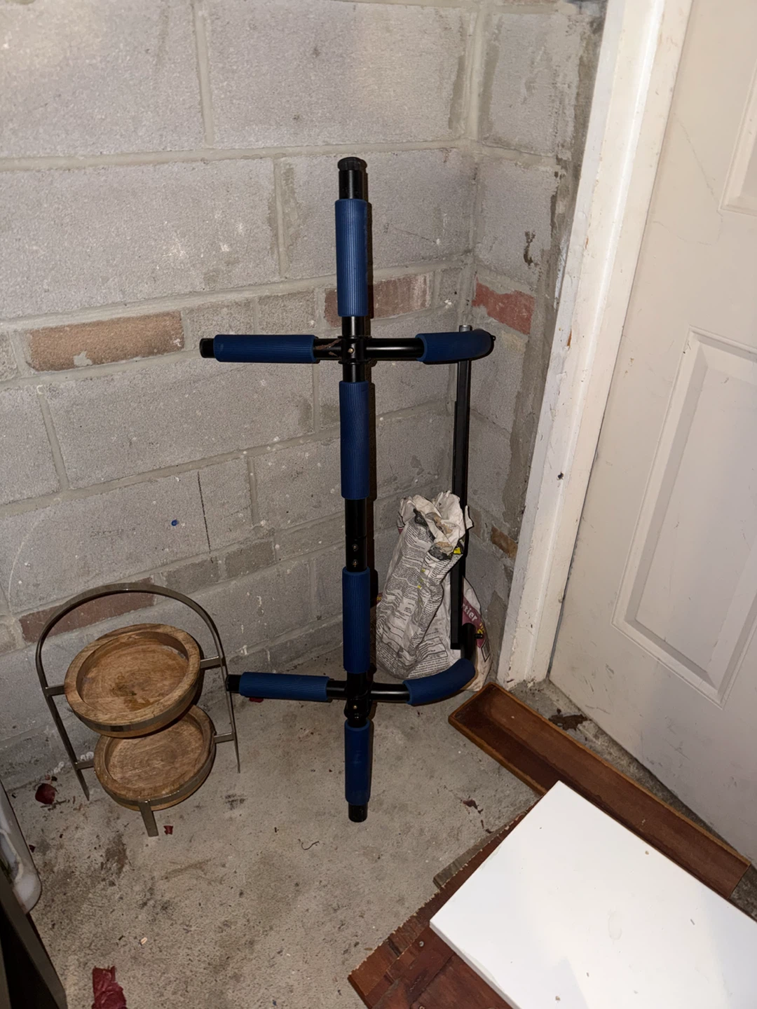 Pull-up Bar with Blue Grips