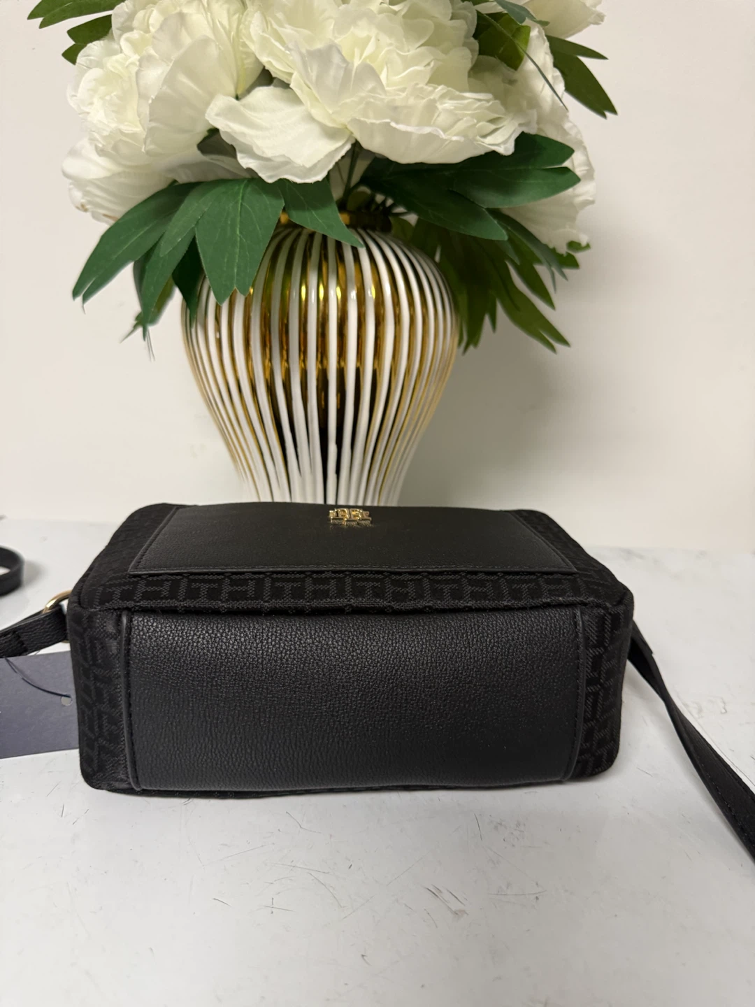 Tommy Hilfiger Black Monogram Crossbody Camera Bag - photo 3
