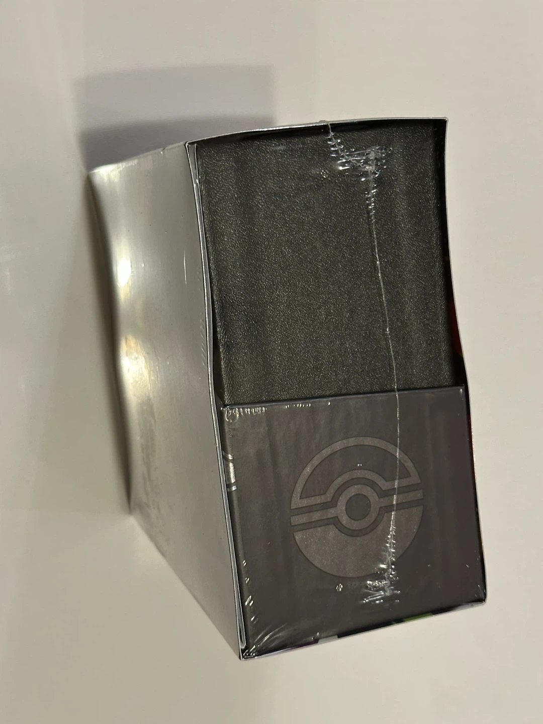 Pokemon Mega Evolutions Pitch Black ETB - photo 3