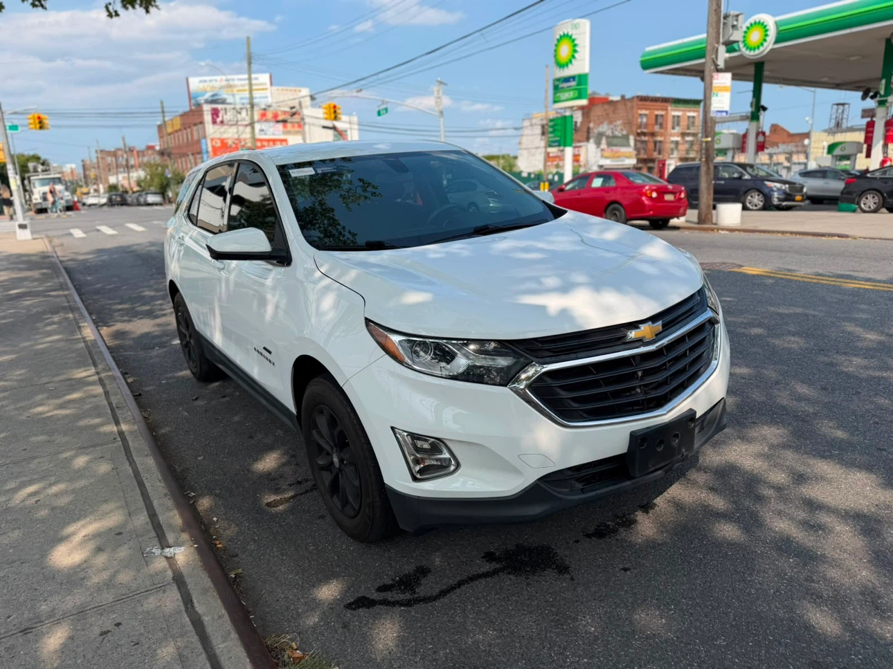 White Chevrolet Equinox SUV - photo 3