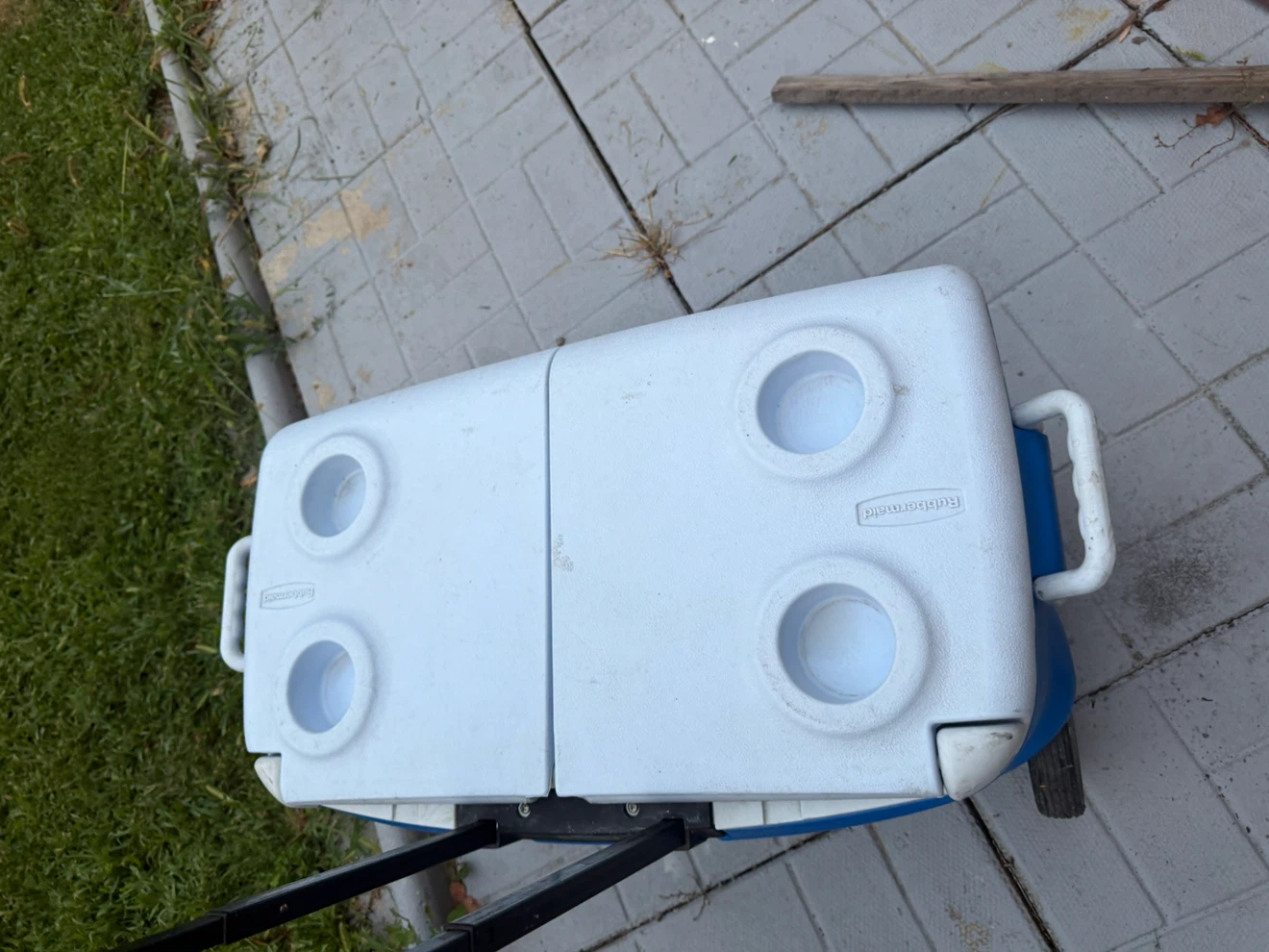 Rubbermaid Rolling Cooler with Wheels - photo 4