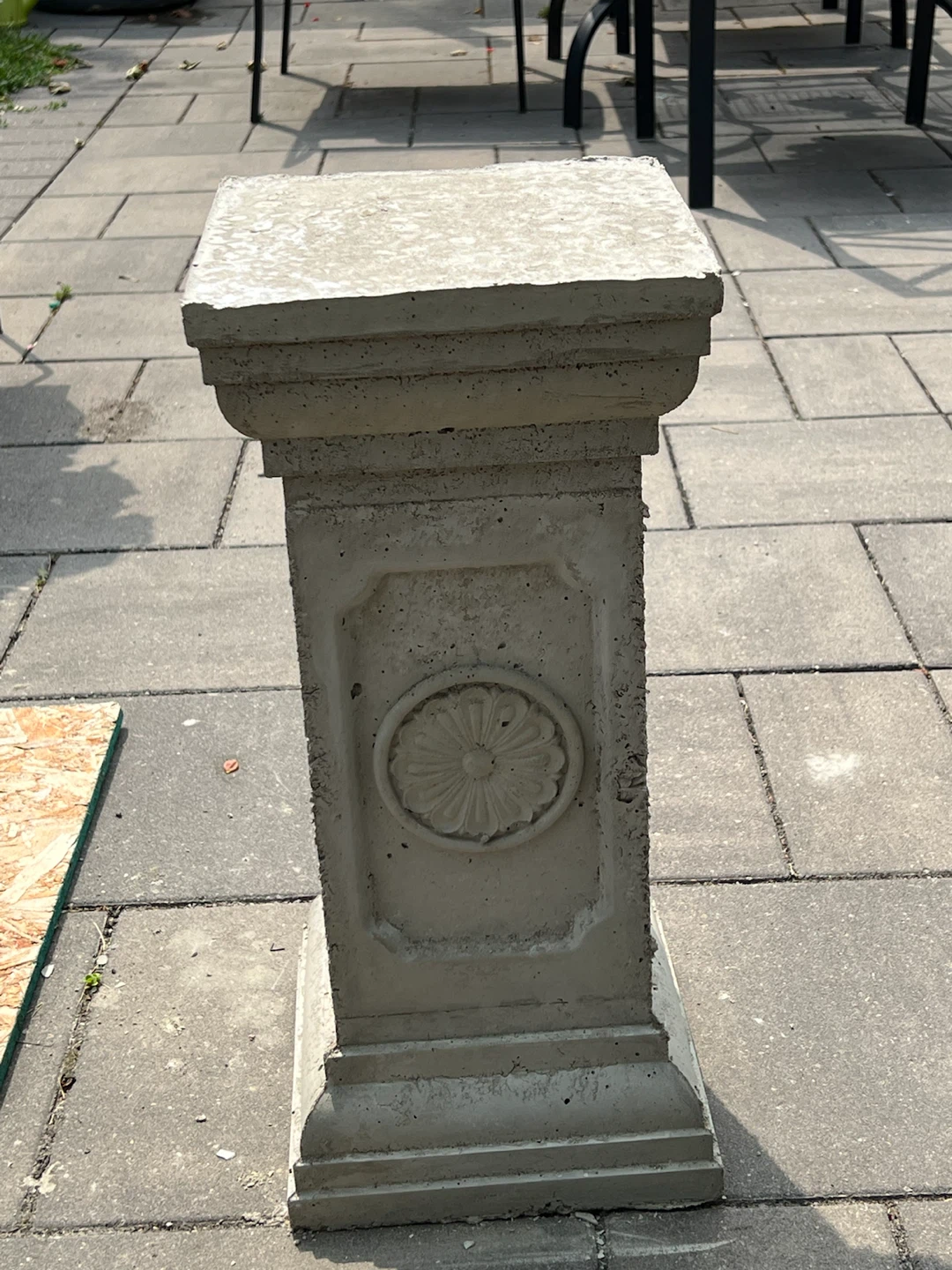 Concrete Pedestal Stand with Floral Medallion - photo 3