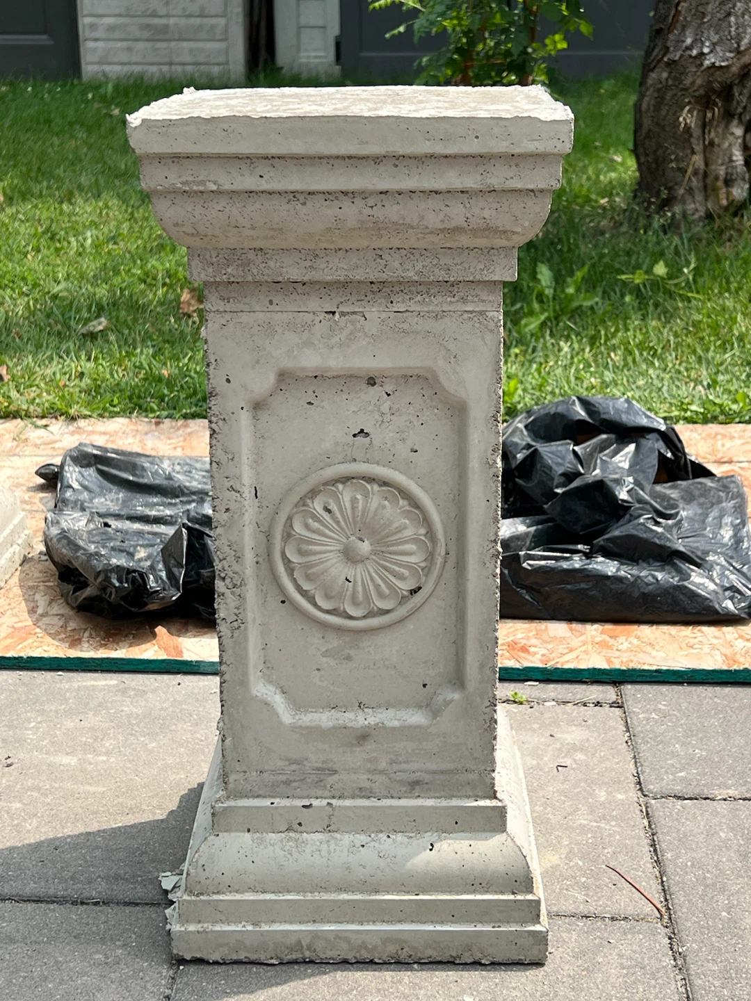 Concrete Pedestal Stand with Floral Medallion - photo 5