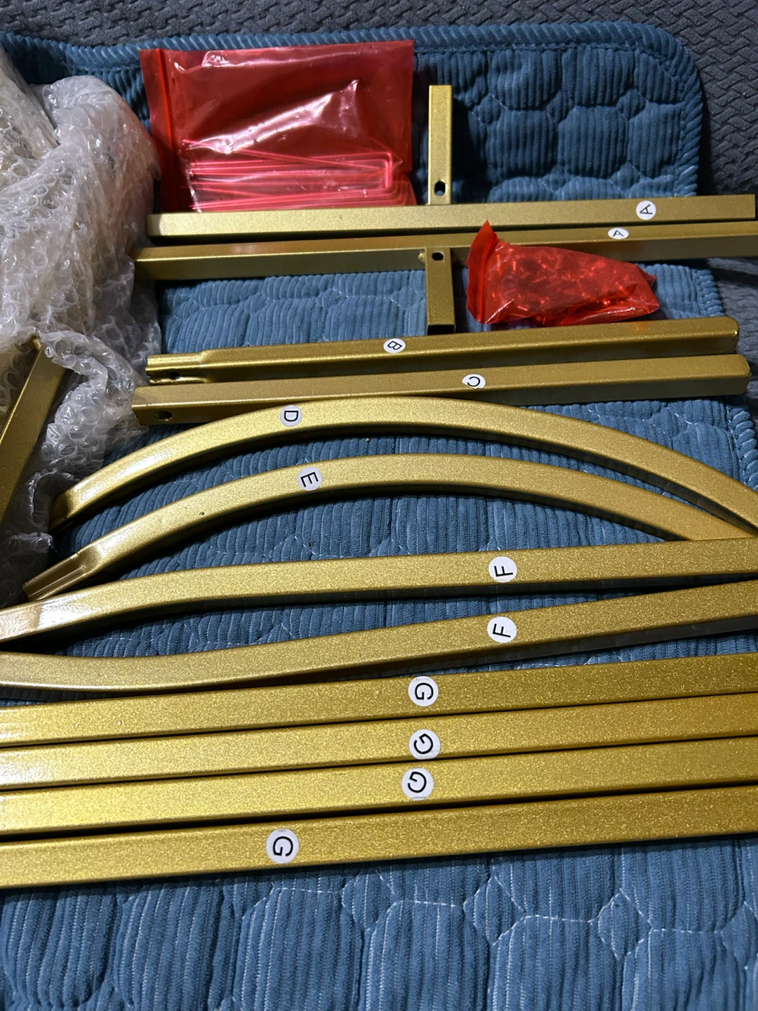 New-Wokceer 3-Piece Gold Metal Arch Stand With Black covers! - photo 5