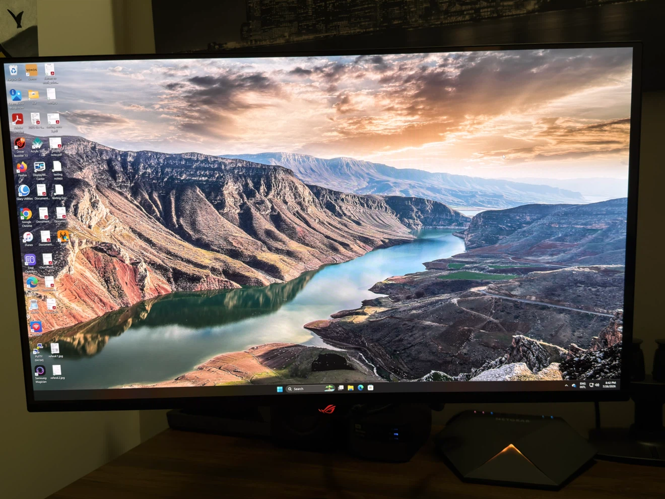 ROG Swift OLED PG32UCDM 32 Monitor - photo 2