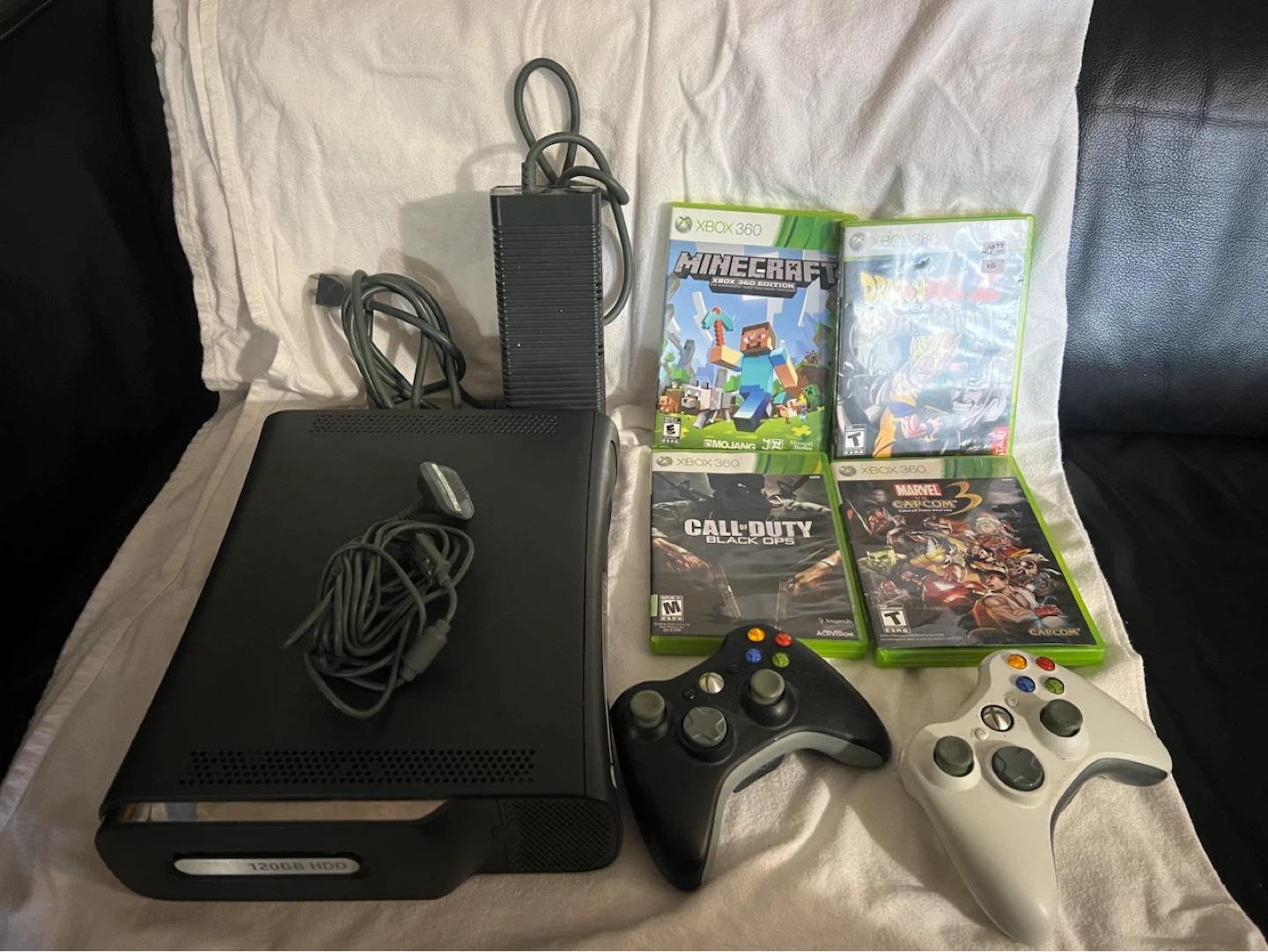 Xbox 360 Console Bundle with 4 Games and Controllers - photo 2