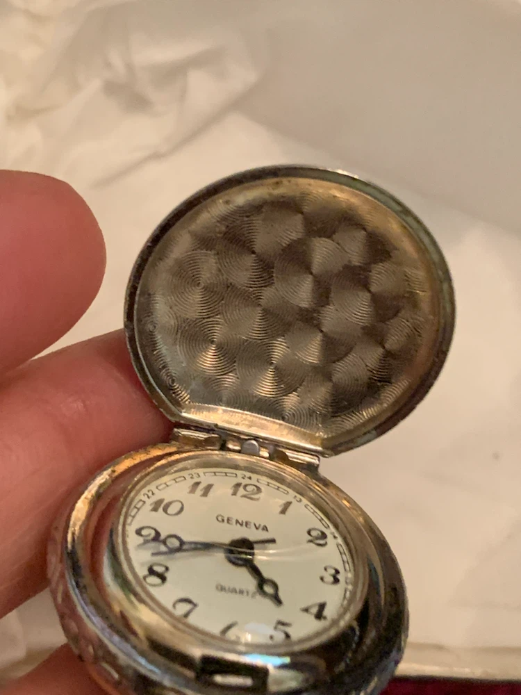 Geneva Quartz Pocket Watch - photo 2