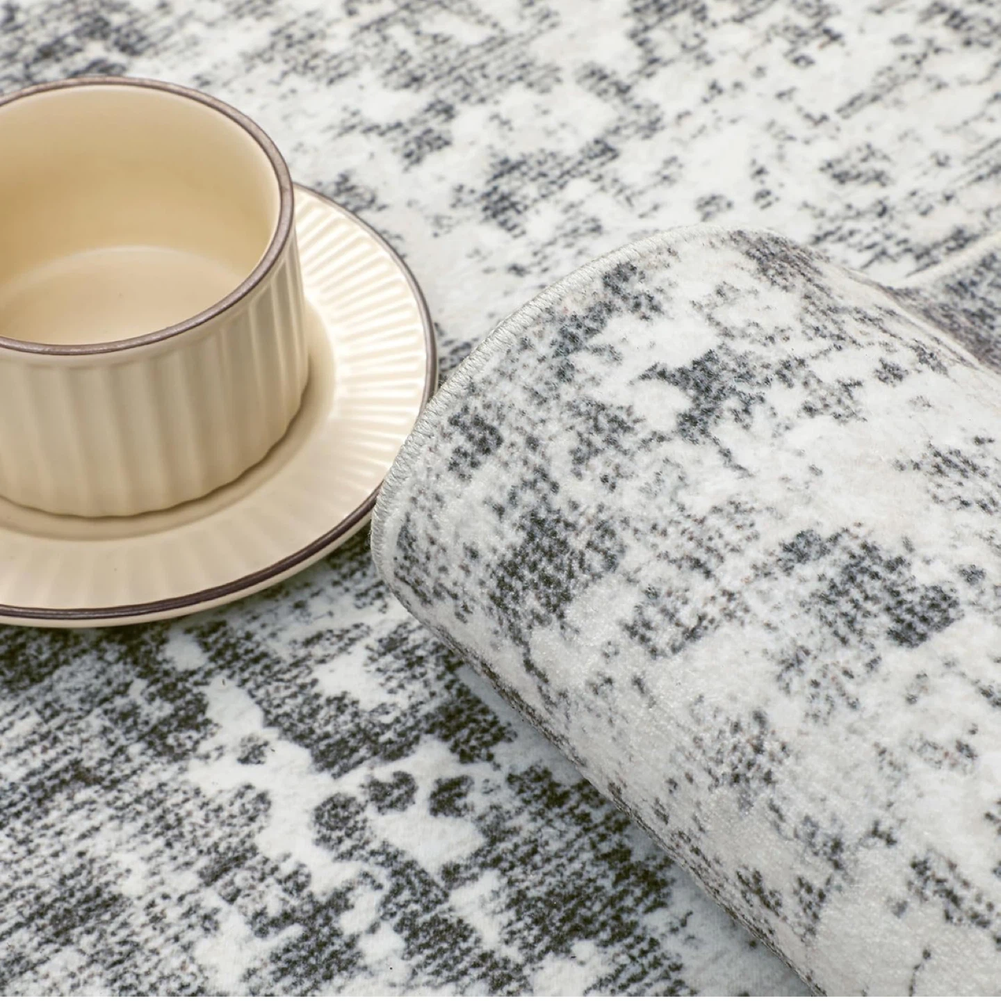 Abstract Grey Area Rug - photo 3
