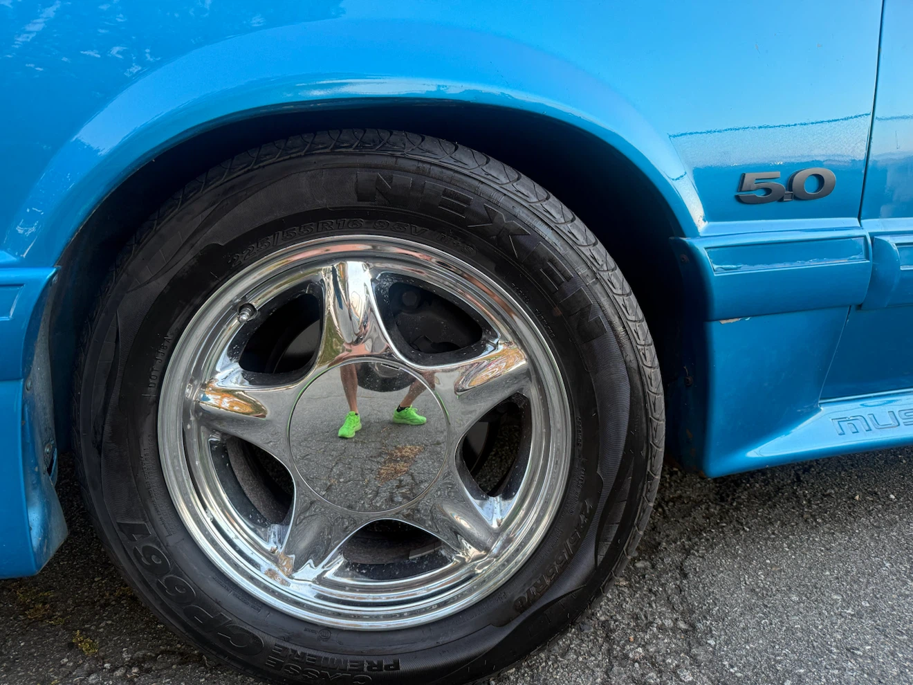 Blue Ford Mustang Convertible 1988 - photo 4