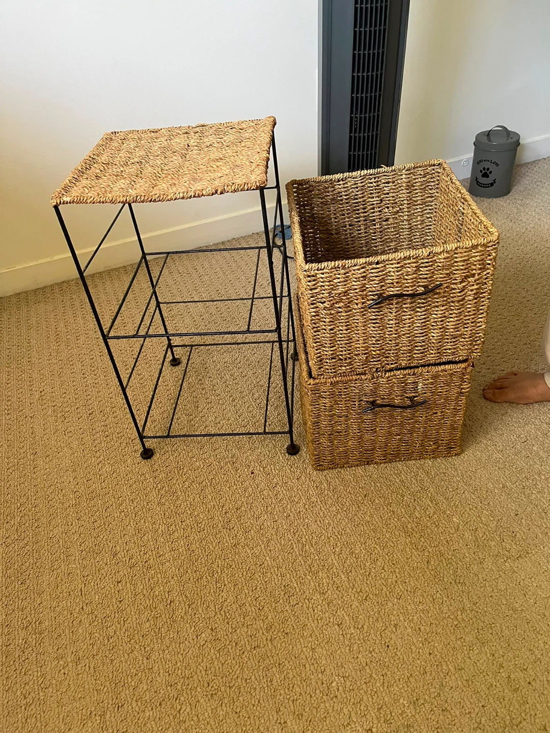 Wicker Basket Storage Organizer – Excellent Condition