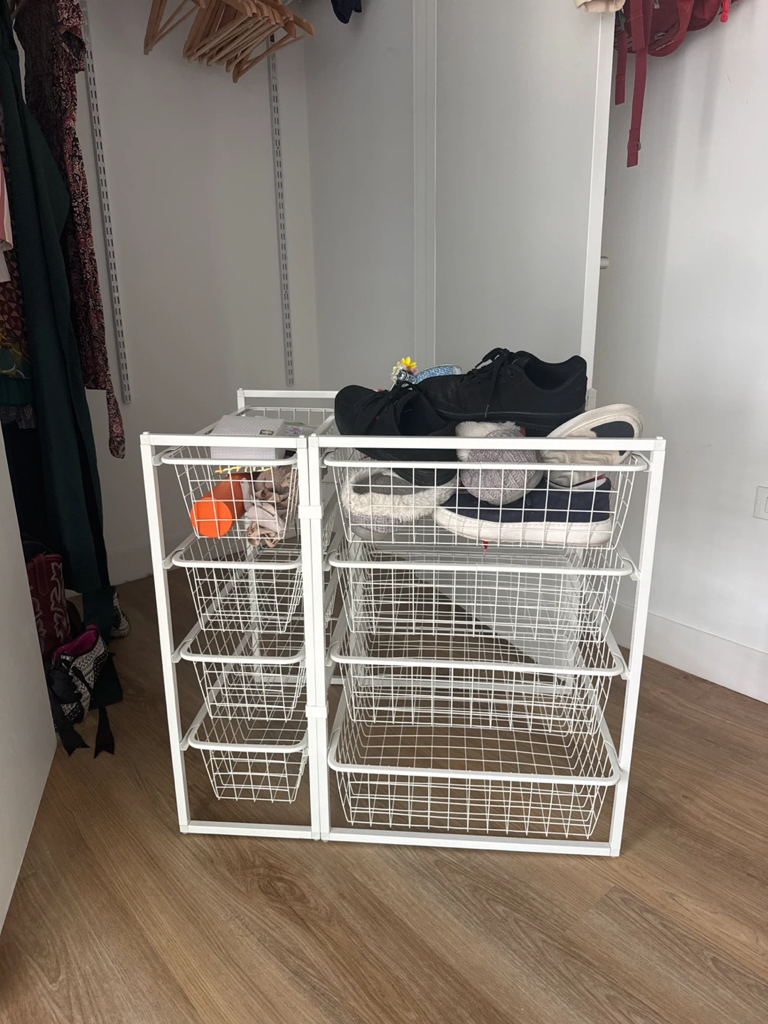 Shelf unit / White Wire Storage Baskets with Drawers
