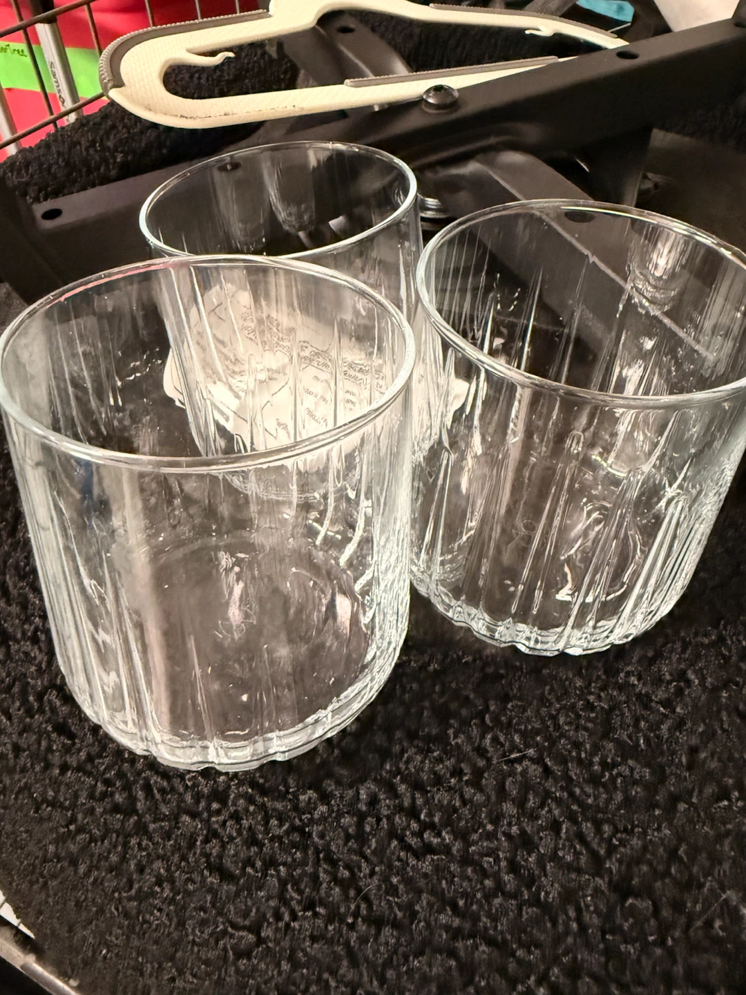 Set of 3 clear ribbed glass tumblers