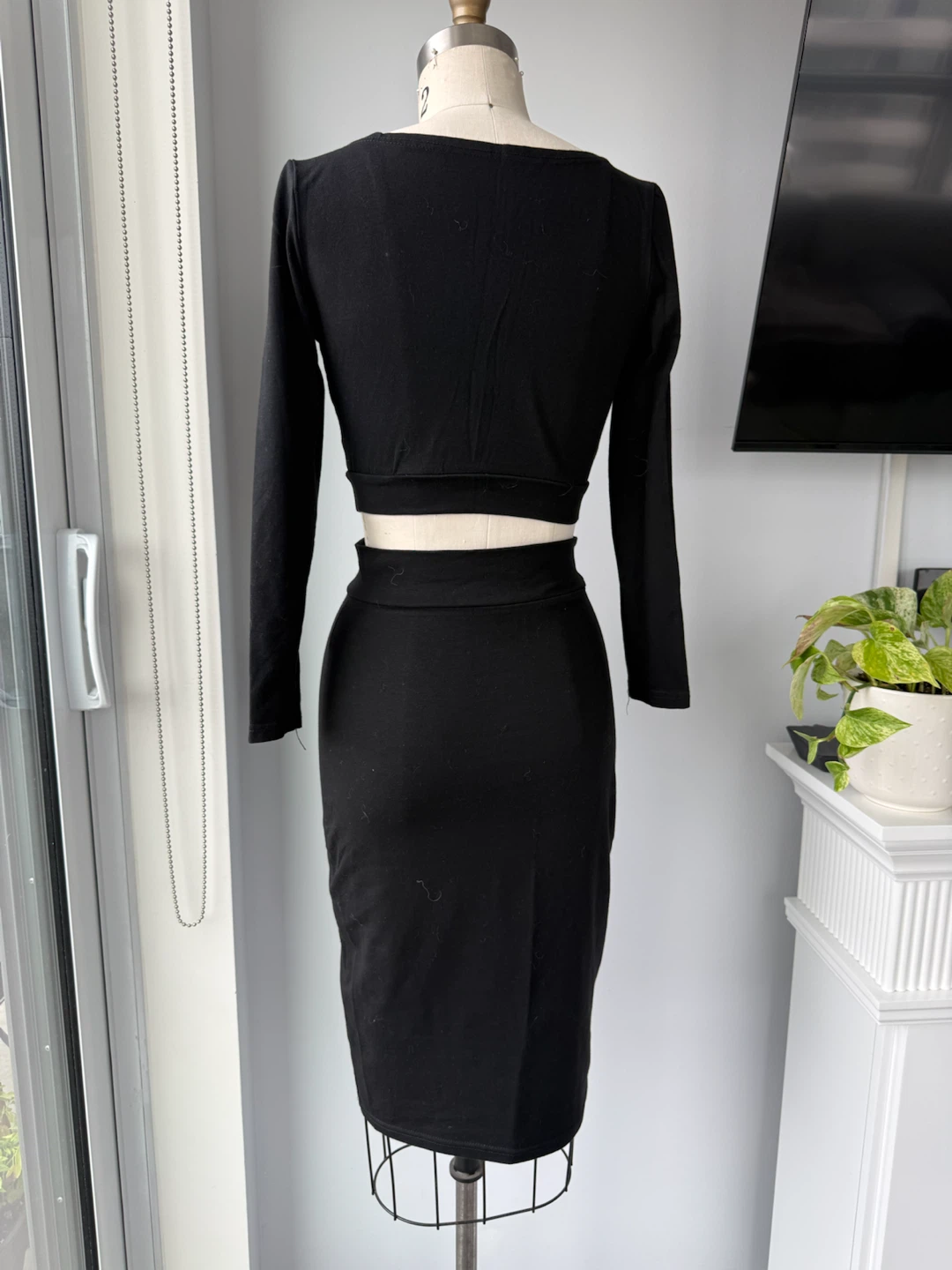 Black Long Sleeve Crop Top and Pencil Skirt Set - photo 2